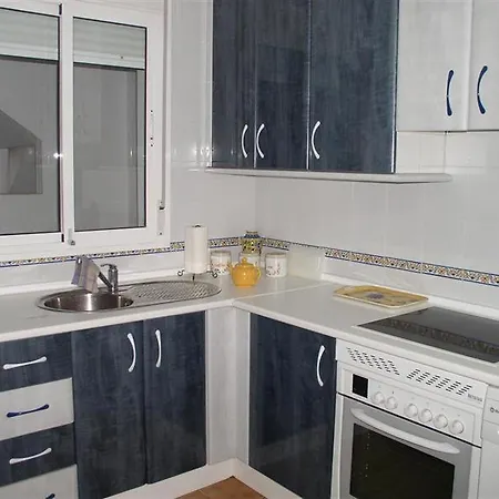 Ground Floor 2 Bed Own Garden Golf
