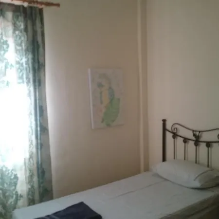 Apartment Ground Floor 2 Bed Own Garden Golf